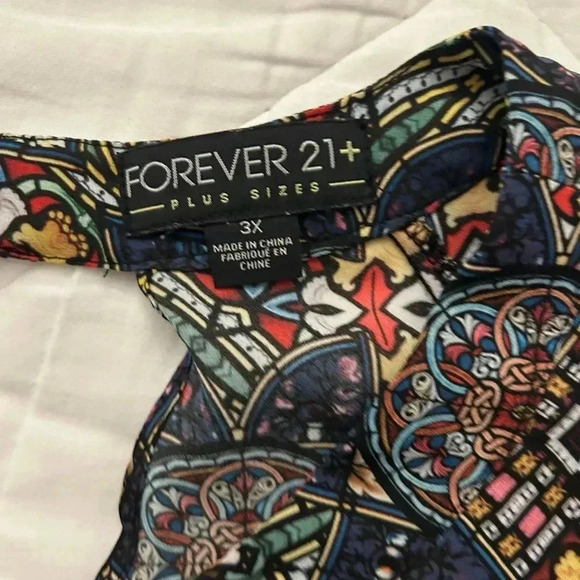 Women’s Forever 21+ Geometric Top Size 3X XXXL - Picture 4 of 4